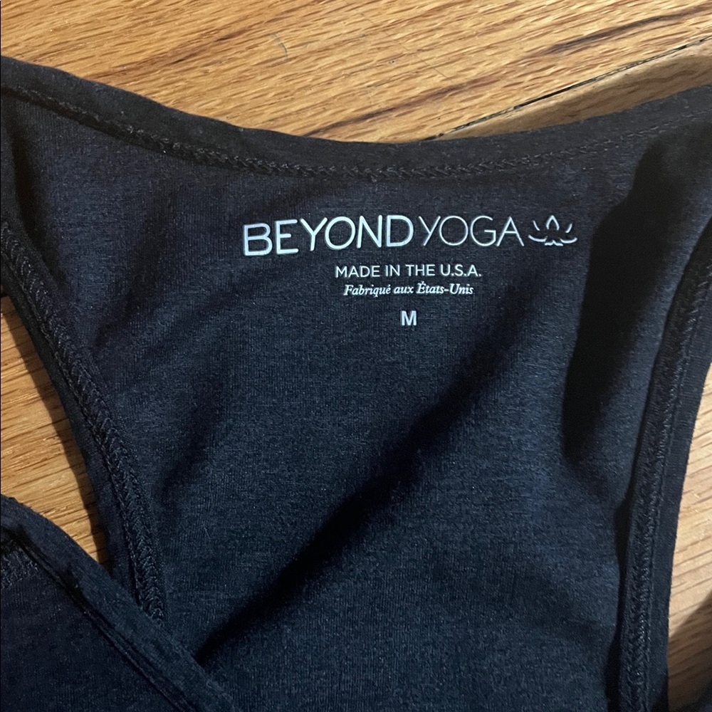 Beyond Yoga Sleek Black Sports Bra - Picture 2 of 4